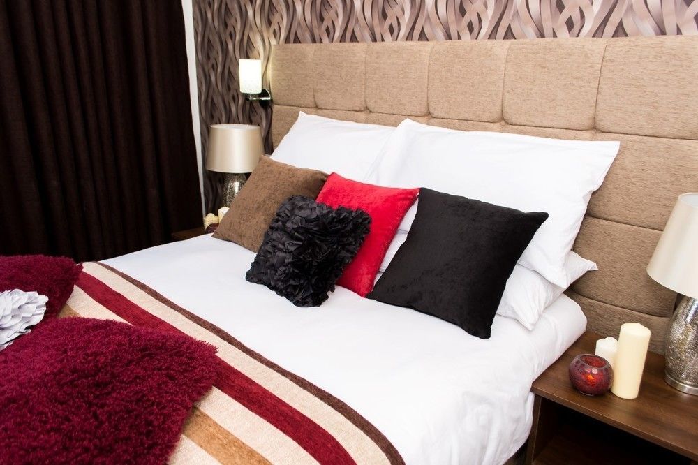 Trivelles Mayfair,stockport Extérieur photo