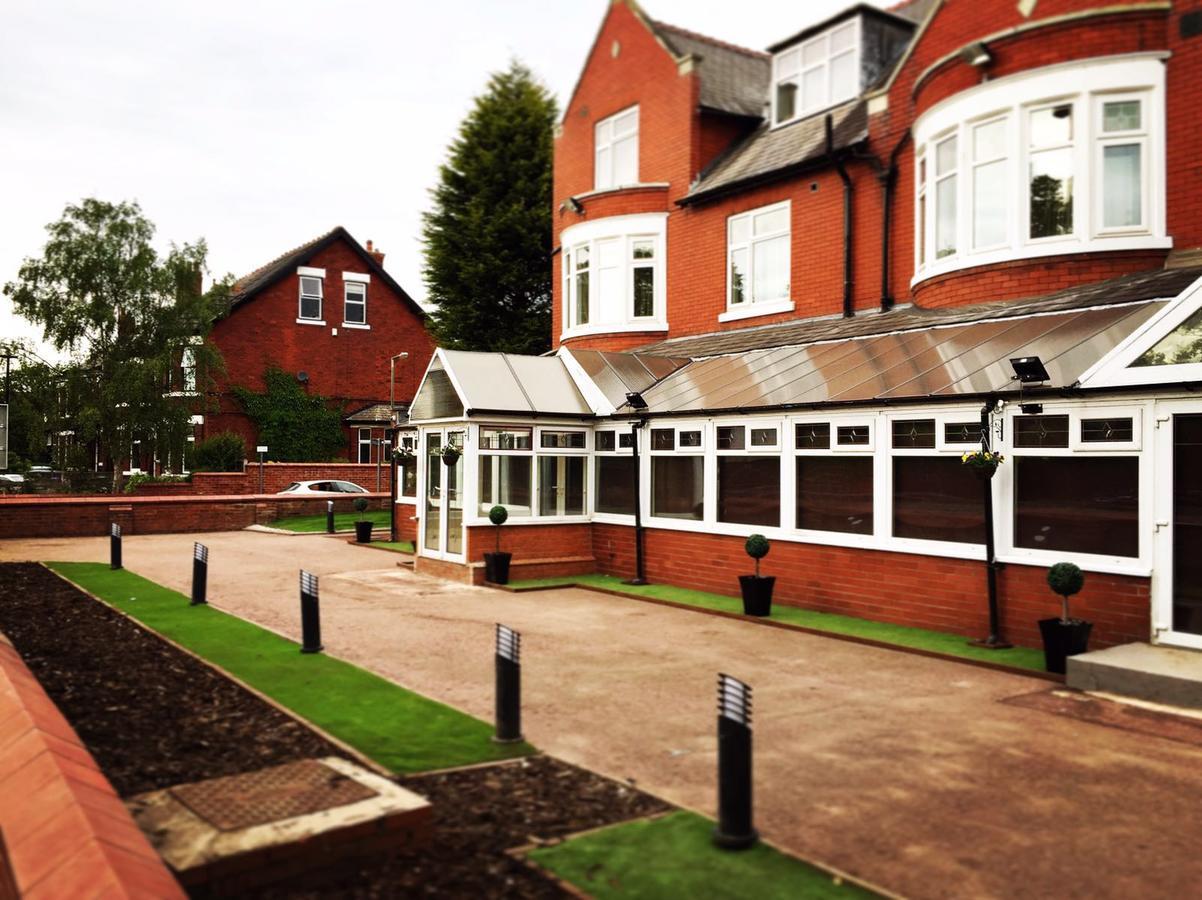 Trivelles Mayfair,stockport Extérieur photo